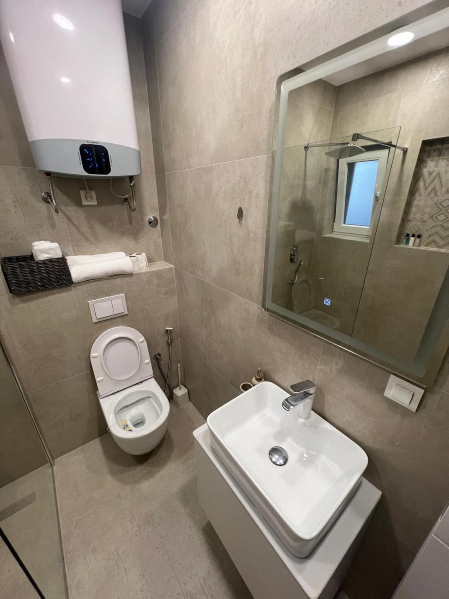 Mona Luxury Apartments - Free Garage Parking Sarajewo Zewnętrze zdjęcie